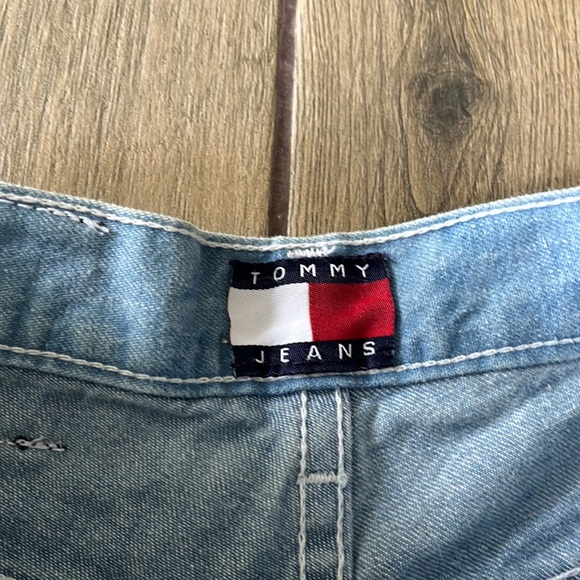 Vtg Tommy Hilfiger denim shorts - Picture 3 of 5